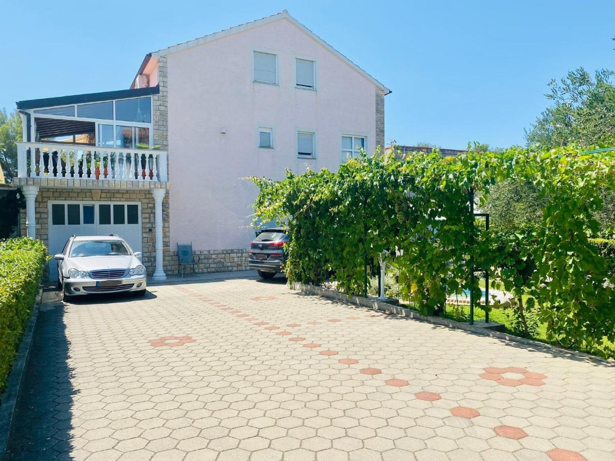 Villa Chiara Vodice Bagian luar foto